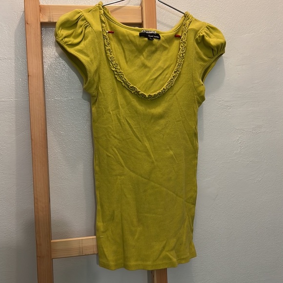 Green top - Picture 2 of 2